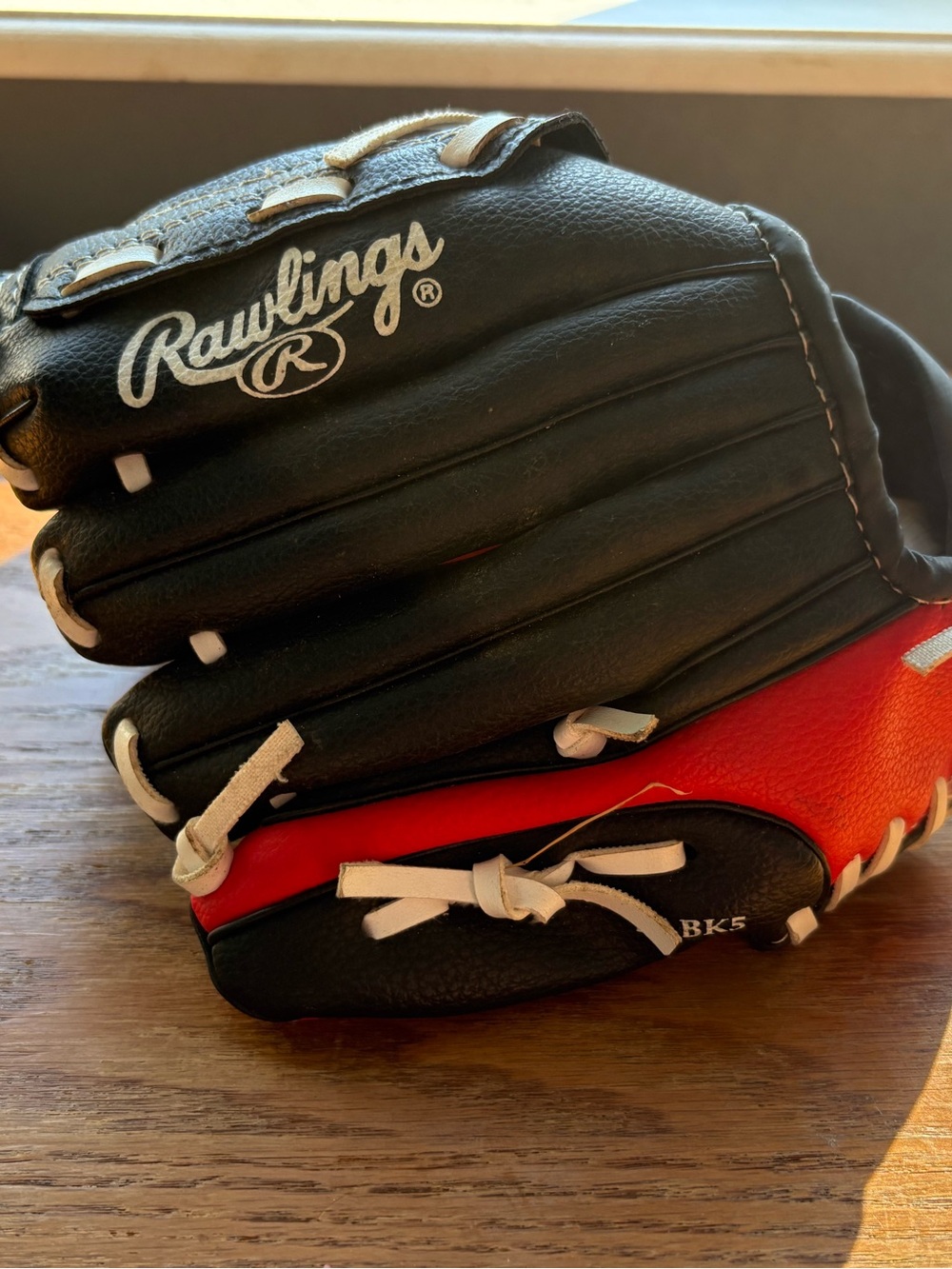 Rawlings Black & Red  youth Baseball  Glove 9 inch